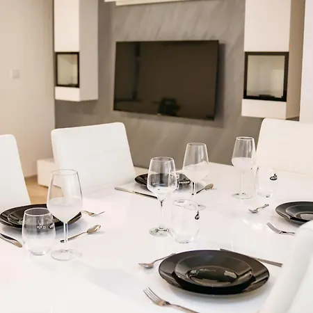 Escape Lounge Apartment *